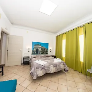 *** Bed & Breakfast Into Italy